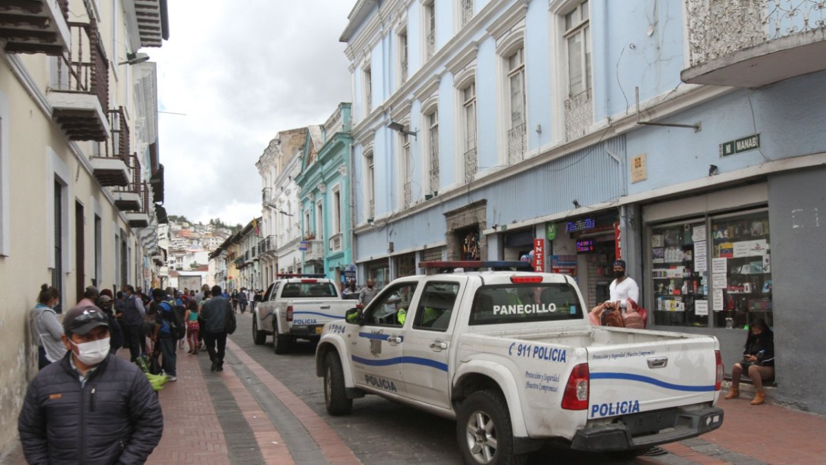Efectivos policiales llegaron hasta el Centro Histórico.