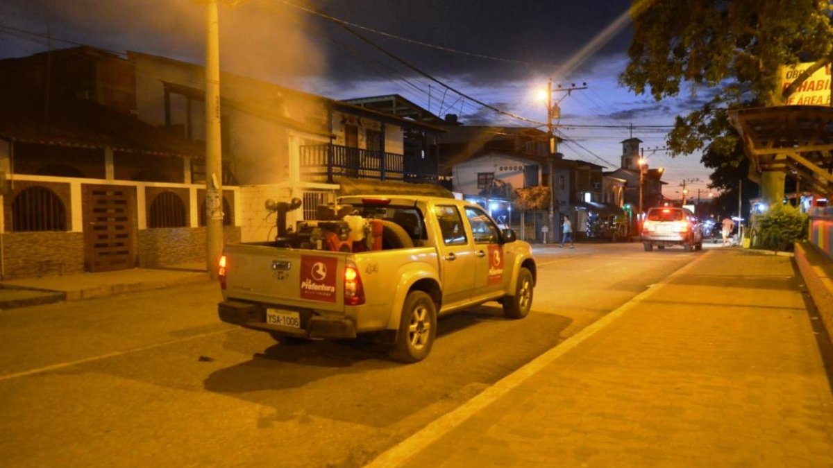 El prefecto, José Daniel Villao, hizo un llamado a la población para que ayuden a localizar el vehículo sustraído.