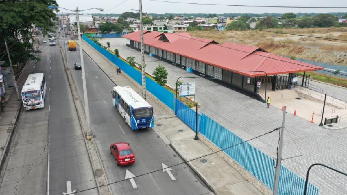 Estructura. La estación de la Troncal 4 se levanta en un tramo de la calle 29, continua a la UVC Portete.