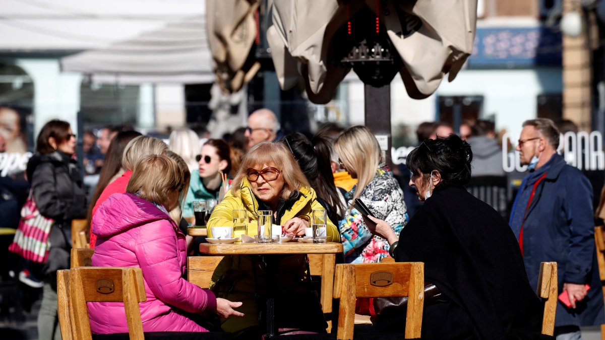 Croacia reabre las terrazas de los bares tras tres meses de cierre