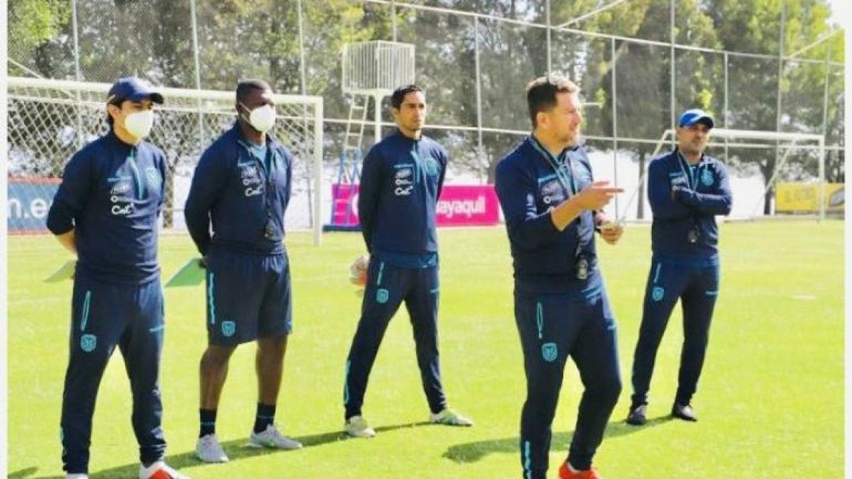 Patricio Urrutia, técnico de la sub-17, no pudo estar al frente del microciclo.