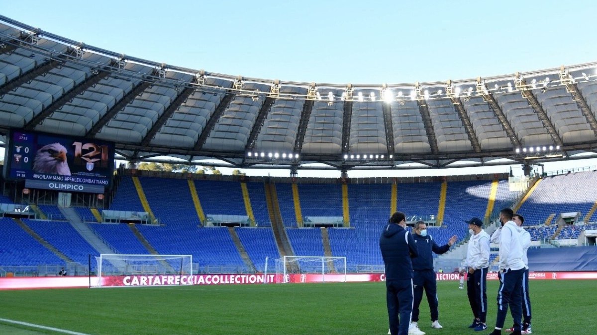 Los integrantes de la Lazio esperaron en el Olímpico de Roma, pero el rival nunca llegó.