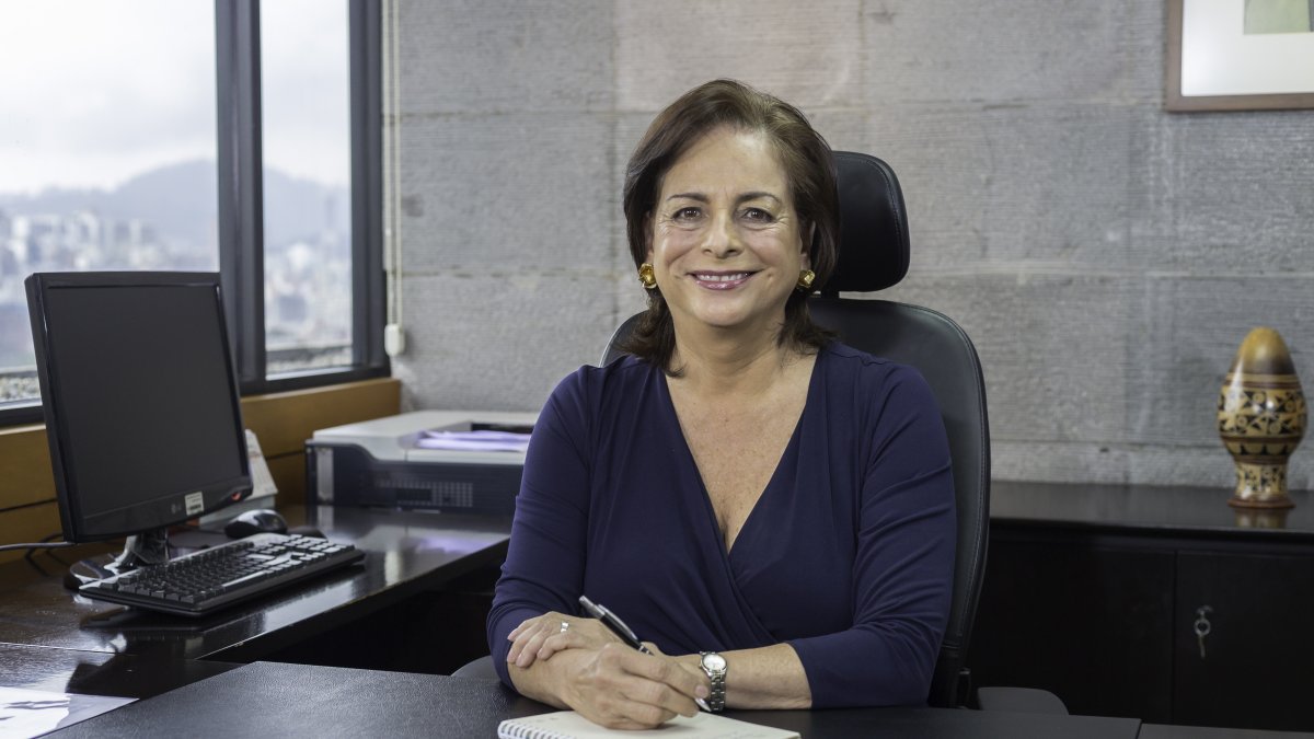 La ministra de Educación de Ecuador, Montserrat Creamer, no espera un regreso completo a las aulas este 2021 debido a la pandemia.