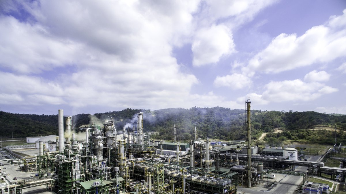 El proyecto para la refinería busca el mejoramiento de la calidad de combustibles y la implementación del proceso de alta conversión de los derivados de crudo.