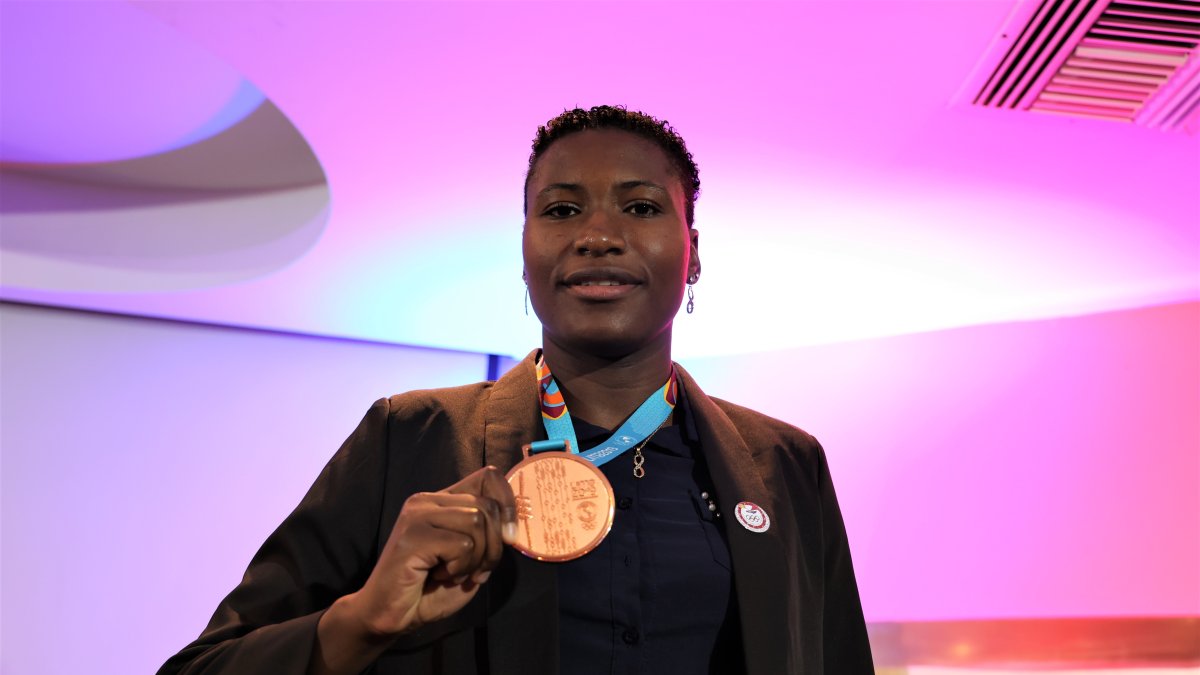 El 1 de febrero pasado la boxeadora recibió del Comité Olímpico Ecuatoriano la medalla de bronce de los Juegos de Lima que le fue reasignada.