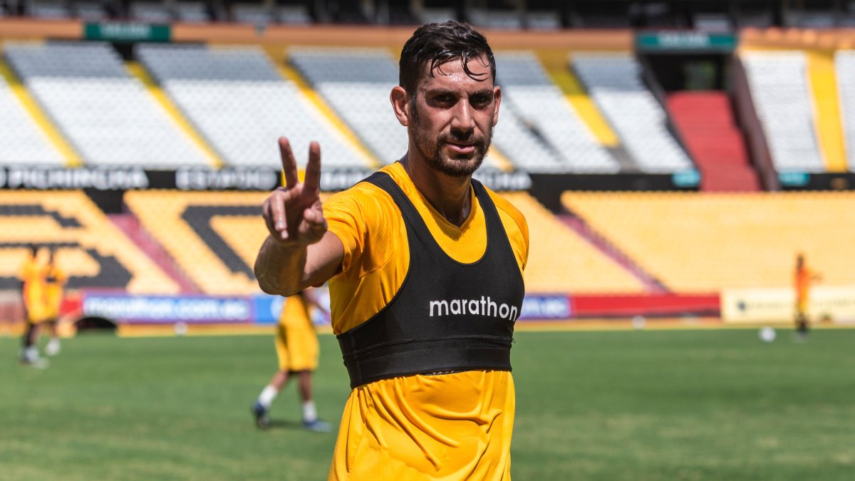 Bruno Piñatares, volante uruguayo del Barcelona, espera ser bicampeón con los toreros.