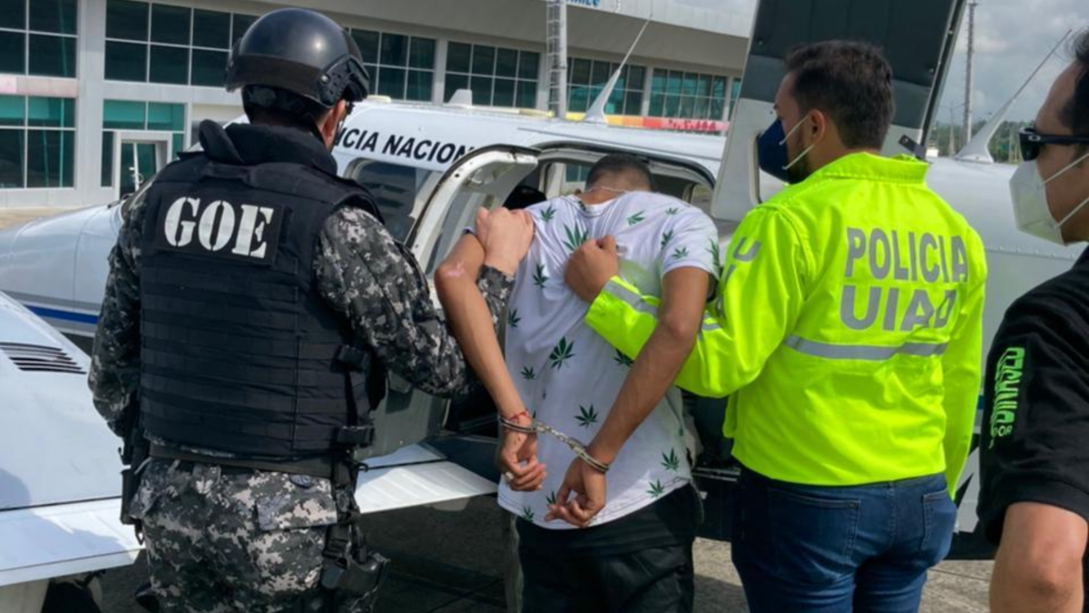 Fue trasladado en un helicóptero de la Policía hasta Guayaquil.