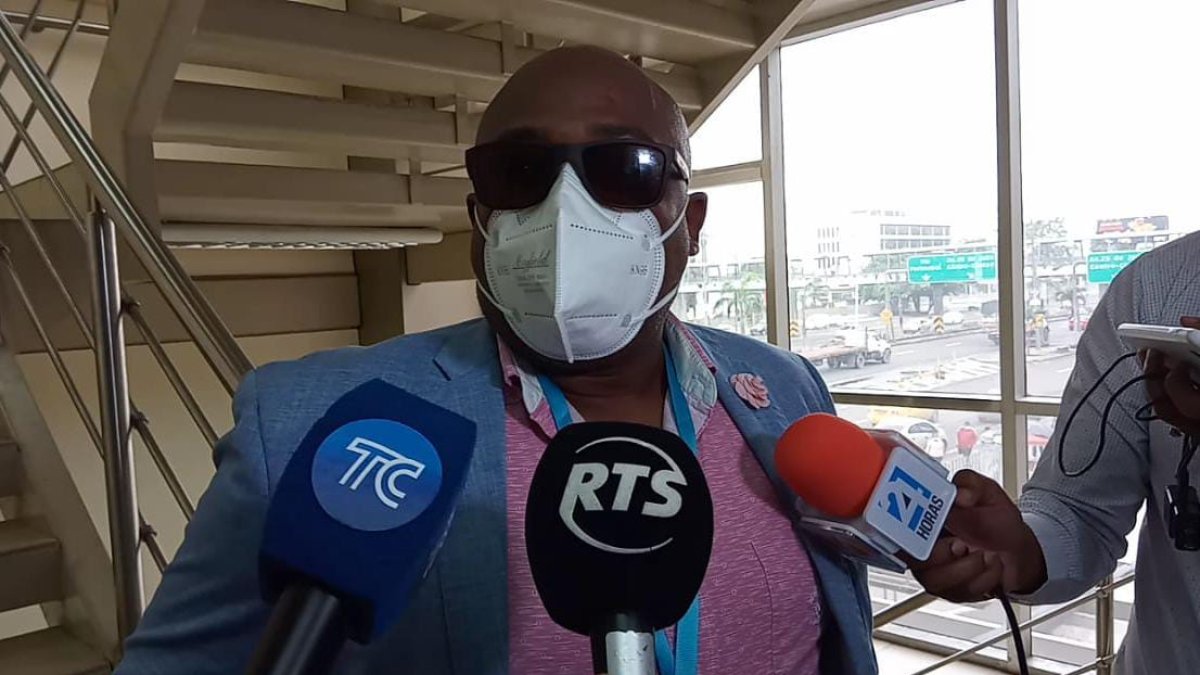 El actor también fue interrogado por los medios de comunicación.