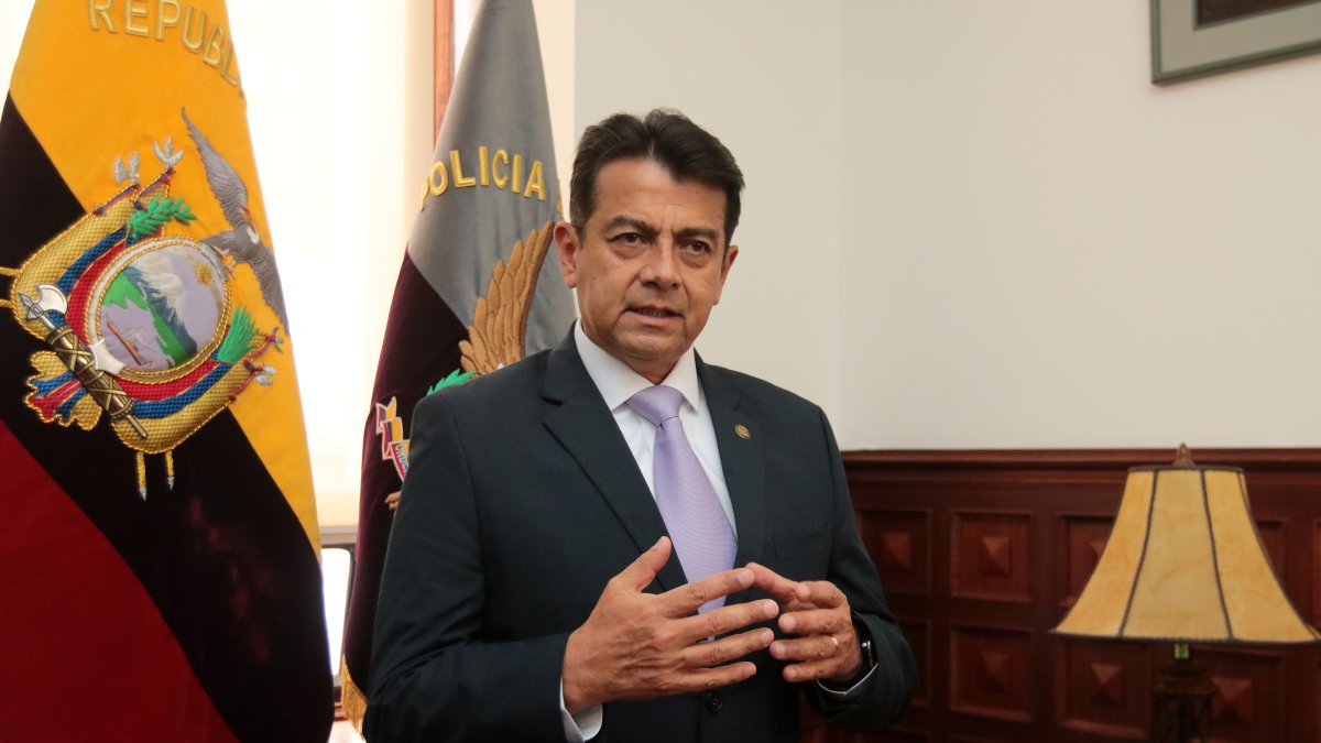 Patricio Pazmiño, quien era el ministro de Gobierno de Ecuador.