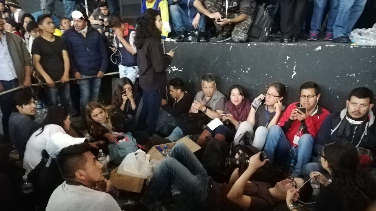 En octubre de 2019, un grupo de periodistas fue retenido en contra de su voluntad.