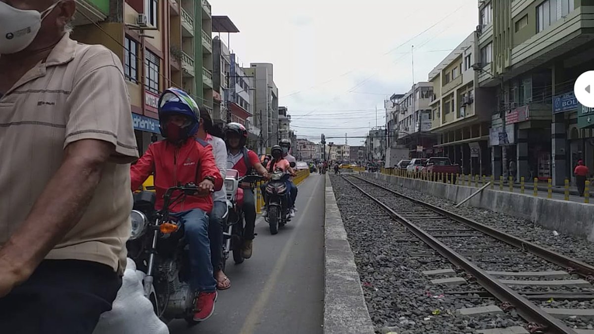 Uso indebido. Los ciclistas reclaman que la ruta sea utilizada por motorizados. La queja se incrementa debido a la falta de control y de sanciones contra los infractores.