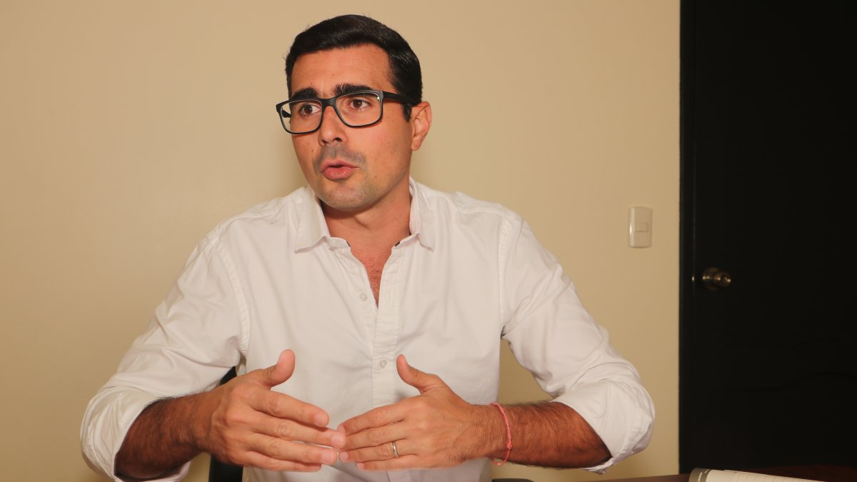 La tos es el principal síntoma que ha presentado en la primera semana.