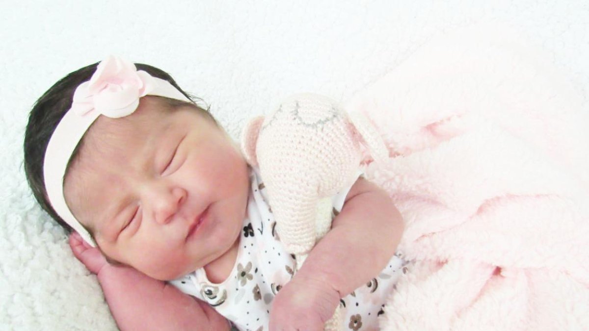 Luciana Fernanda pesó 7, 5 libras.