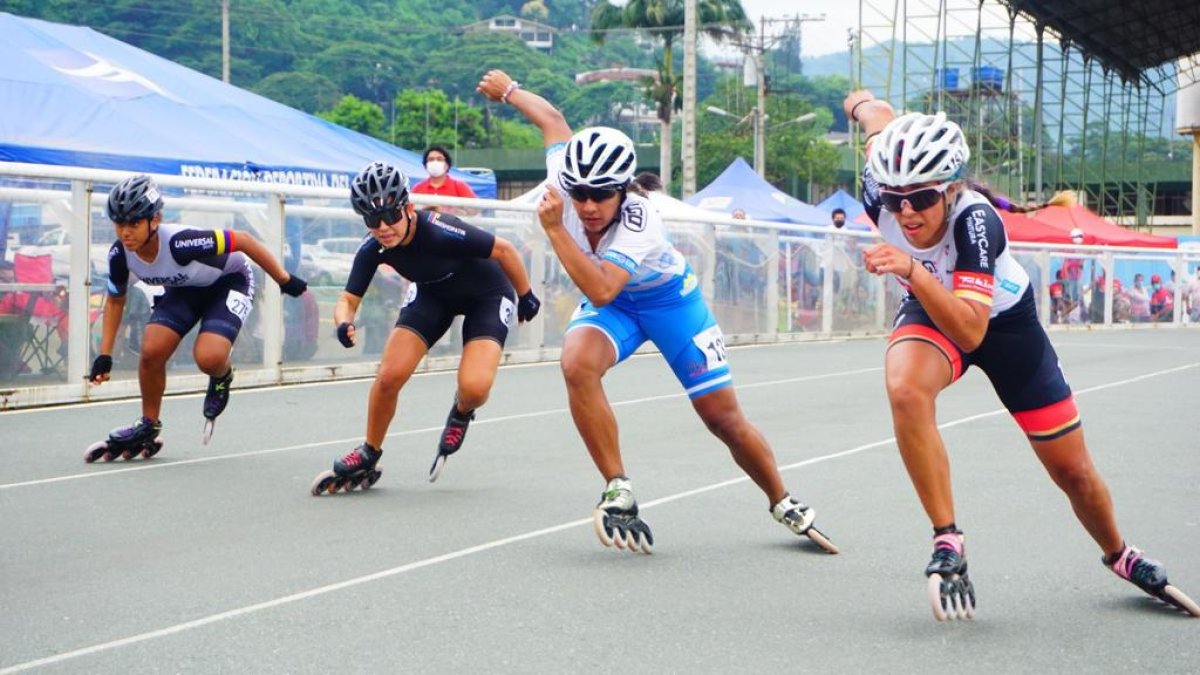 María Loreto (c) es de las patinadoras más destacadas de la actualidad.