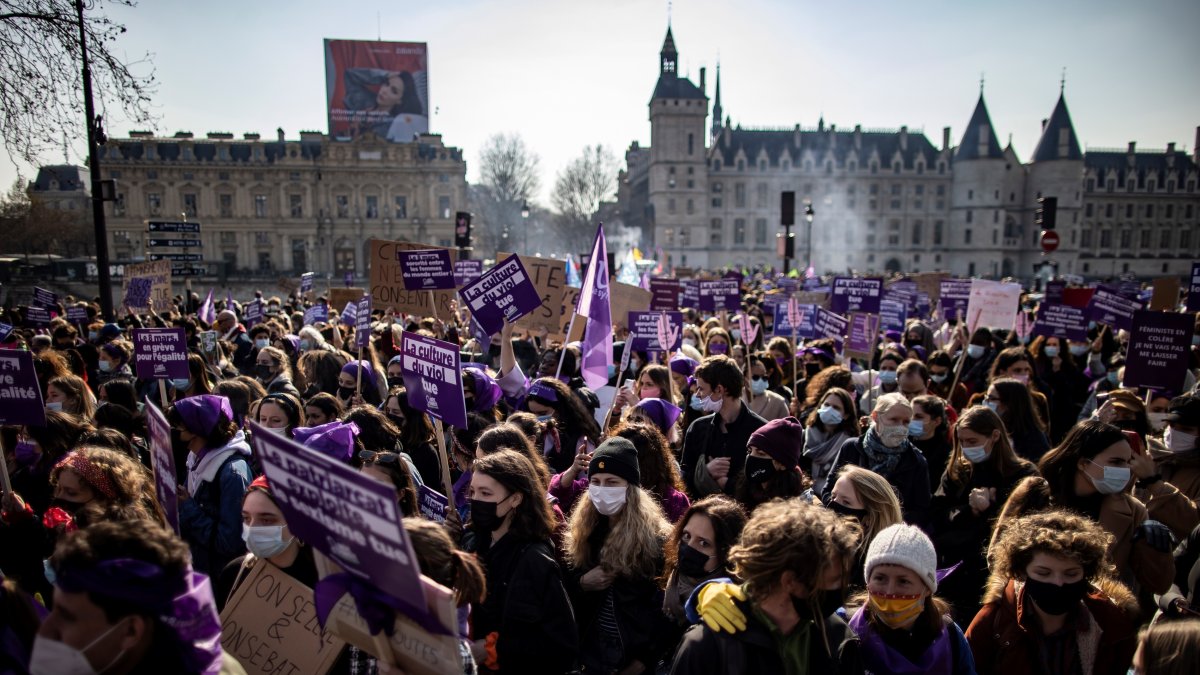 Según las autoridades francesas, la jornada internacional de los Derechos de la Mujer contó con unos 3.600 manifestantes en París.