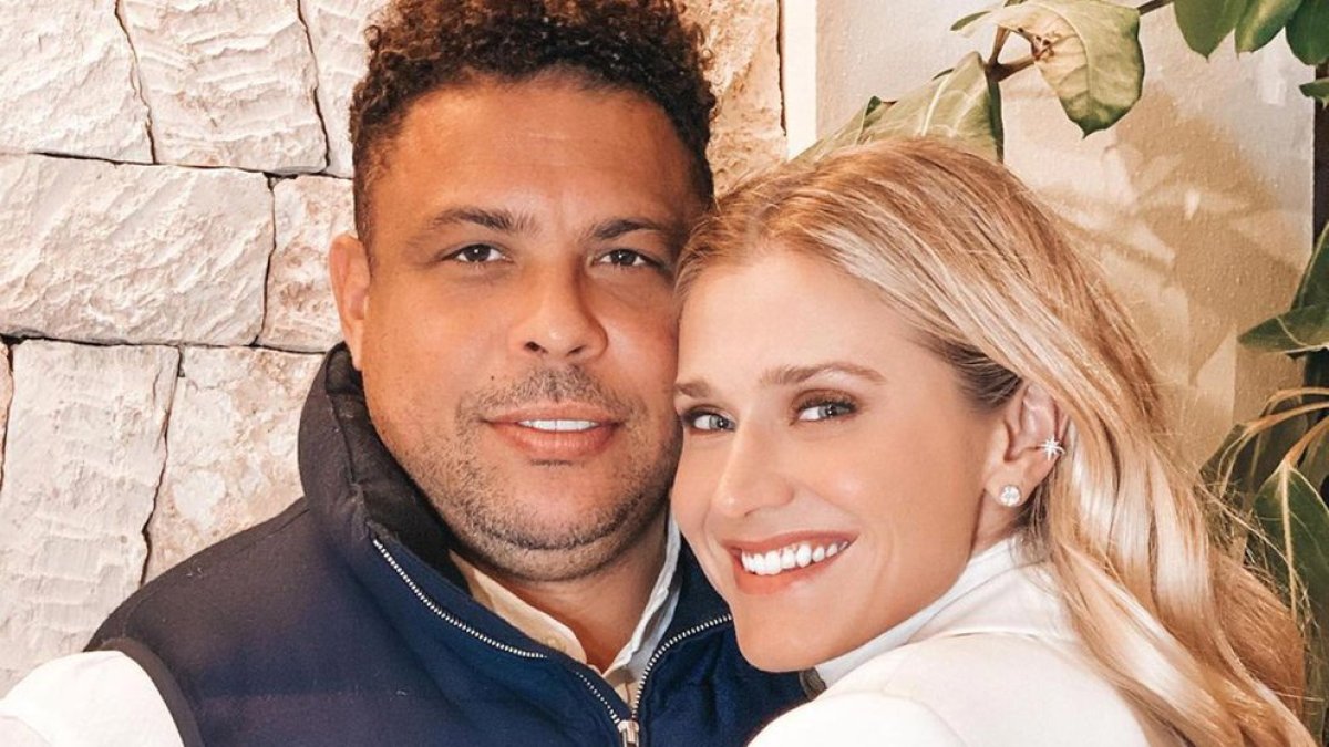Ronaldo y Celina Locks son la pareja del momento en Brasil.