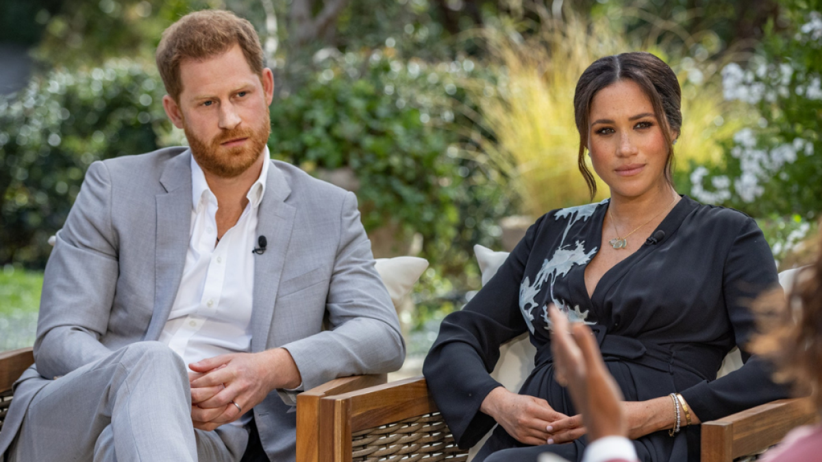 Momento en el que la periodista Oprah Winfrey entrevistaba a los exmiembros reales.