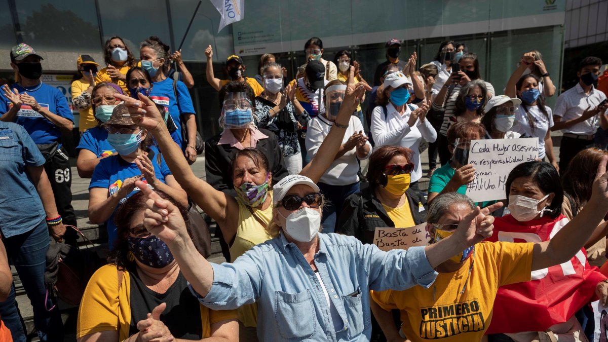 La lista de diez países que más han caído en 2020 la encabeza Polonia, seguida por Hungría, Turquía y Brasil.