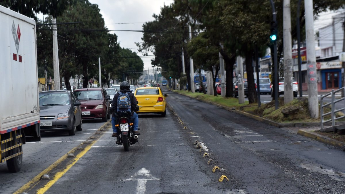 Debido al aumento de lluvias e inundaciones los baches en las vías han aumentado en toda la ciudad, sobre todo en avenidas principales.