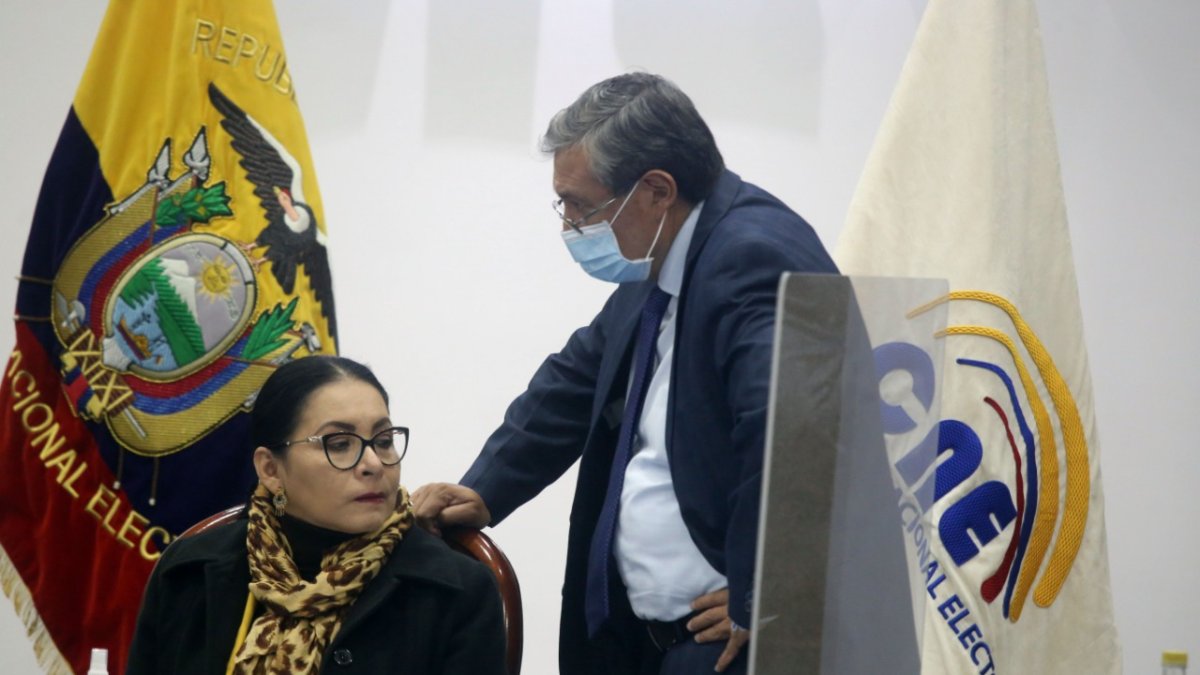 La selección de los cinco integrantes de la Comisión de Debates fue aprobada por los cinco integrantes del CNE.