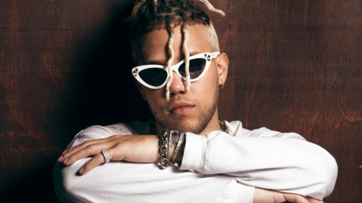 Es un artista de 27 años nacido en Puerto Rico.