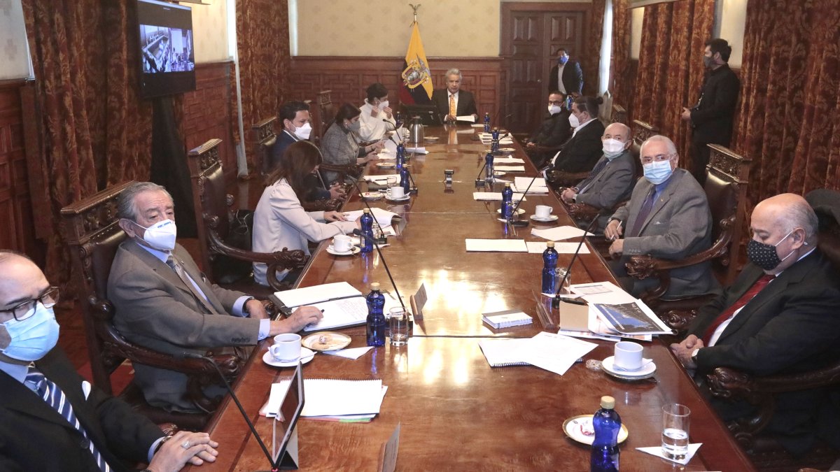 El último gabinete ministerial en el que participó el canciller Luis Gallegos.