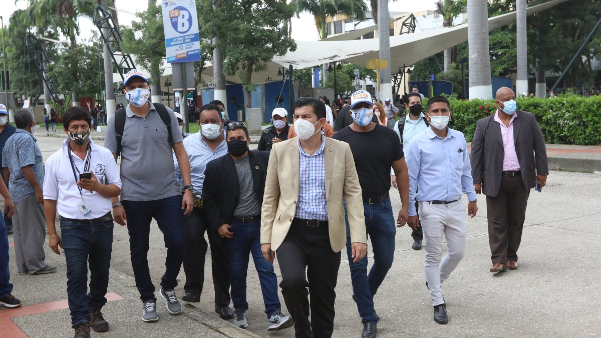 Francisco Morán Peña resultó electo rector de la Universidad de Guayaquil.