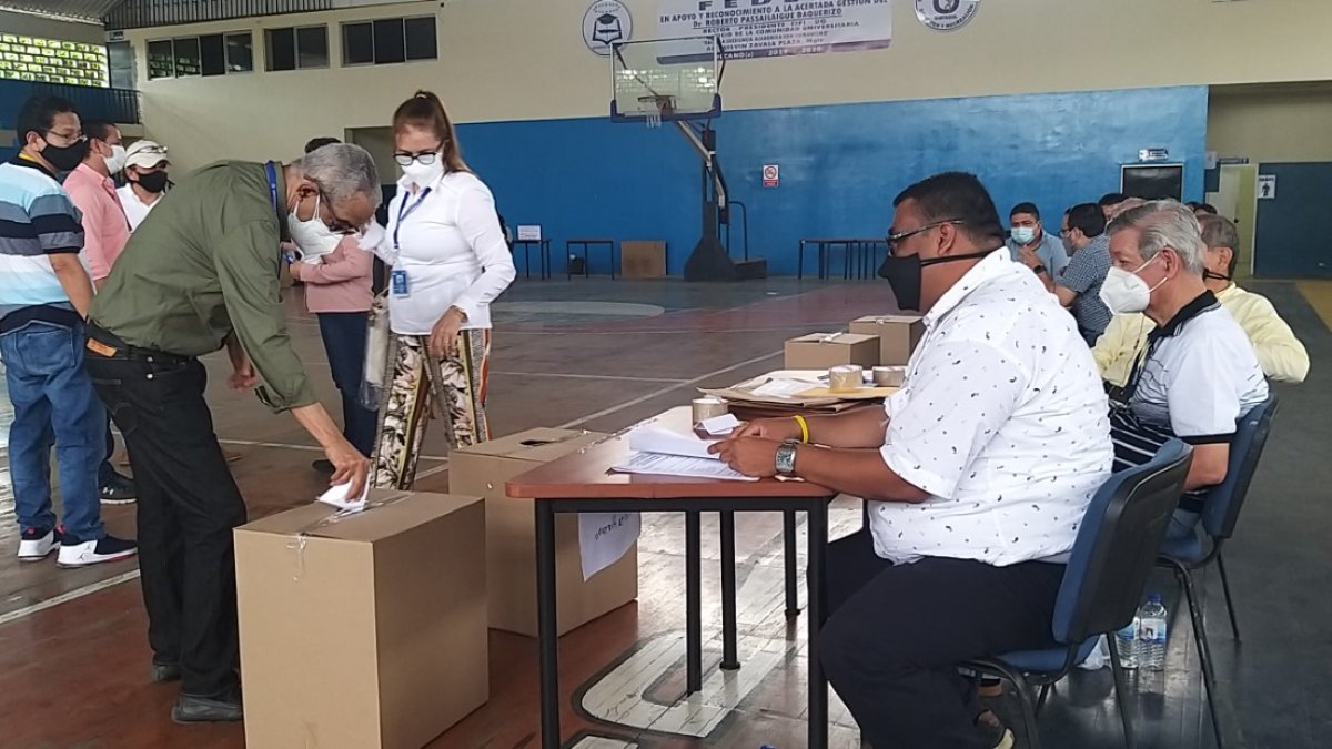 Los comicios se desarrollaron desde las 08:30 hasta las 17:00.