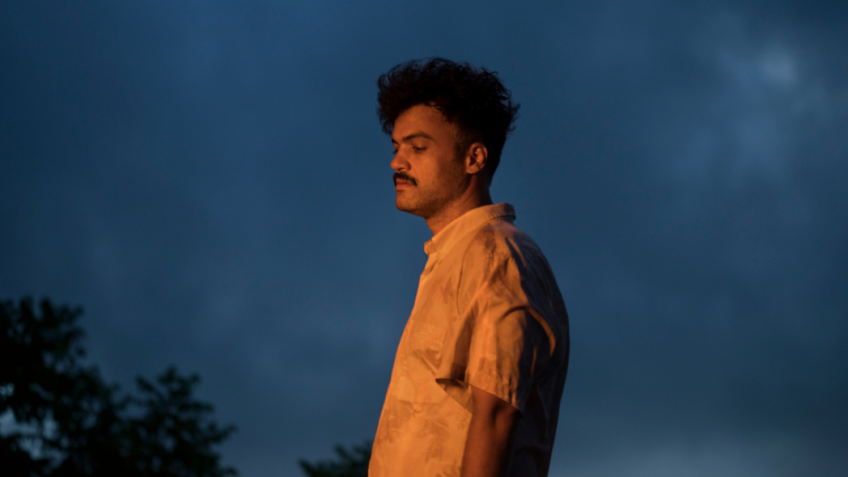 El artista dominicano presenta su quinto álbum de estudio.