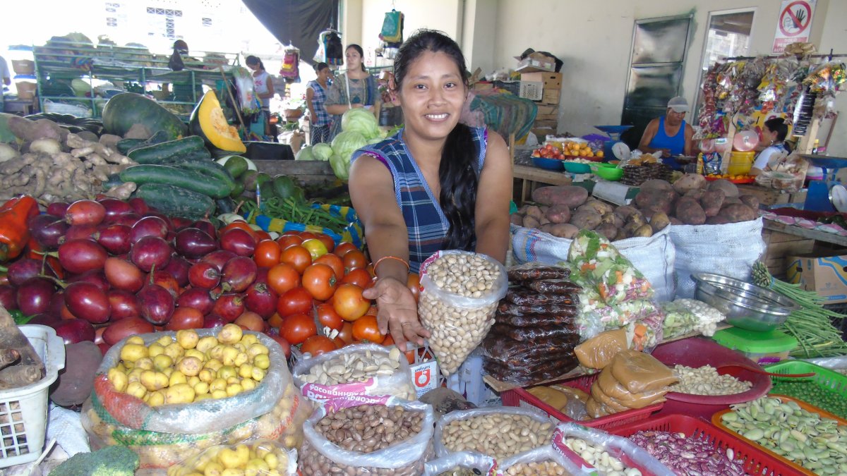 Cosecha. En los diferentes mercados ofrecen la diversidad de granos para la preparación. 



Agencia (ag-rios)