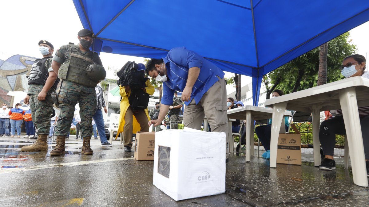 Un poco más de trece millones de electores, dentro y fuera del país, están convocados nuevamente a las urnas.