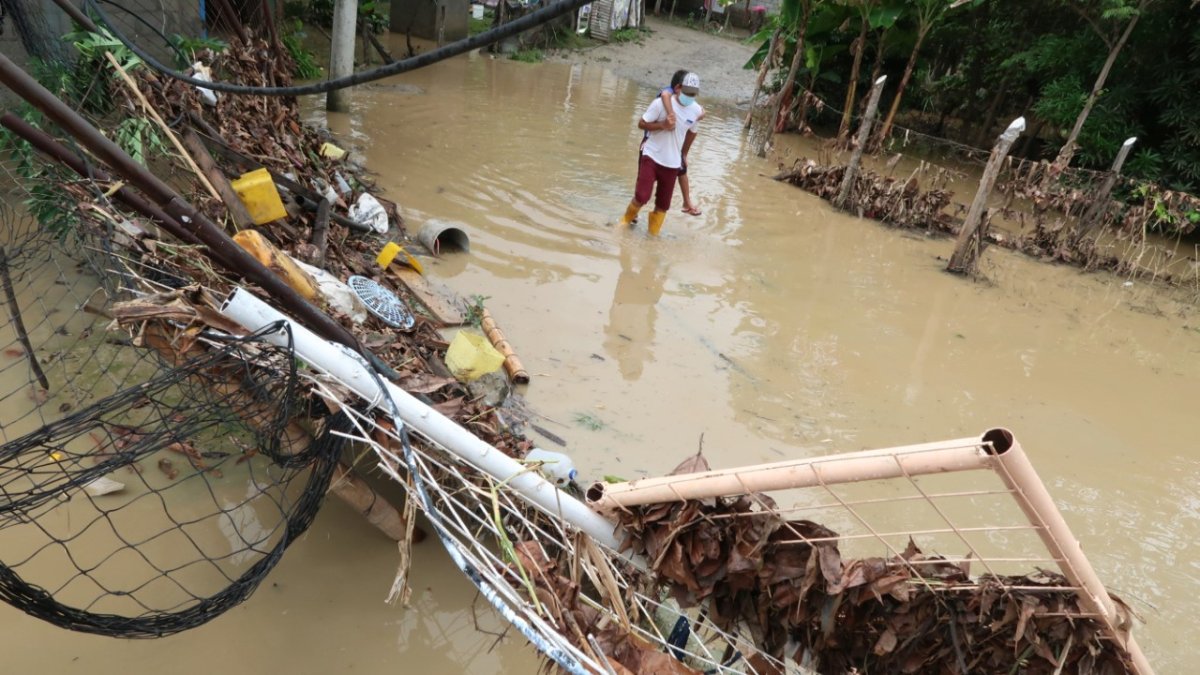 Las familias afectadas perdieron electrodomésticos y hasta útiles escolares.