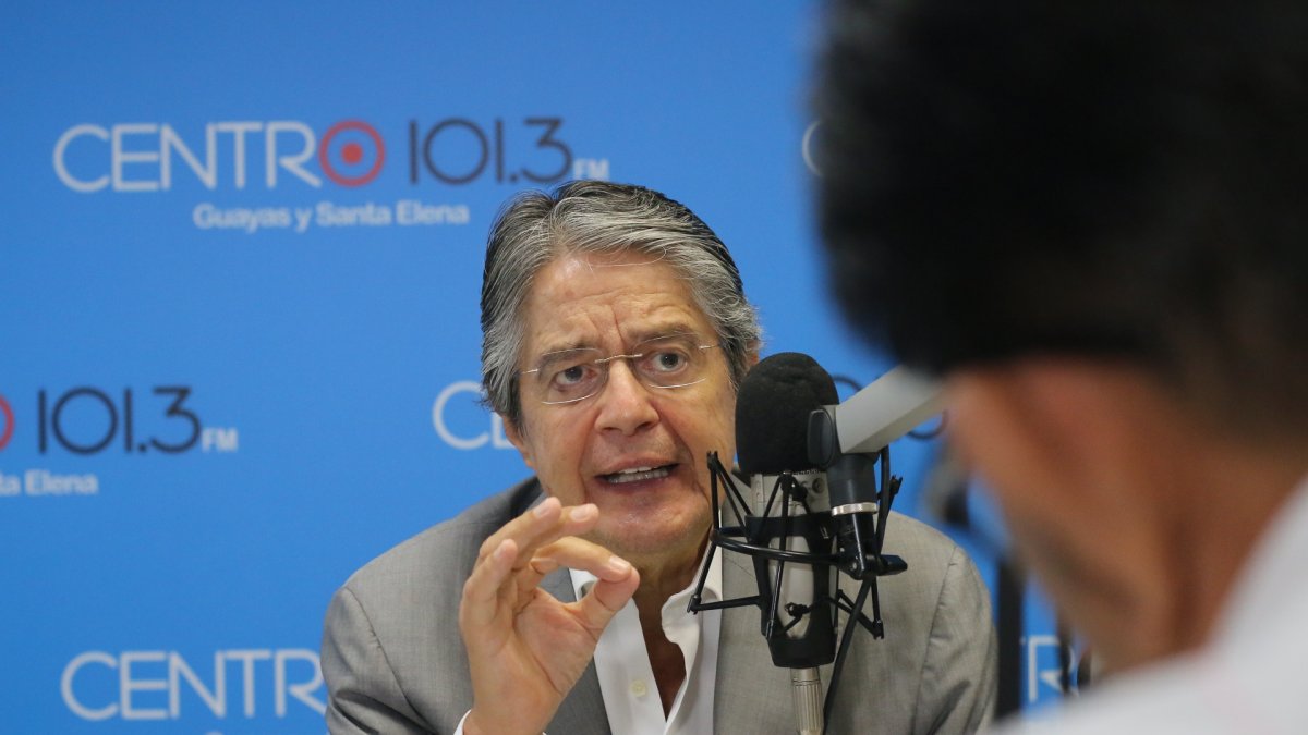El candidato presidencial durante una entrevista a Radio Centro.