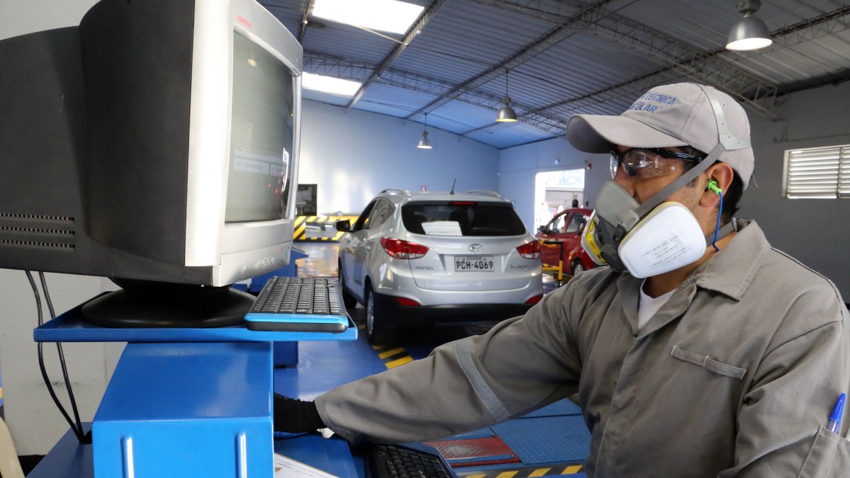 En la capital, la revisión técnica vehicular se retomó en febrero. Se habilitaron seis centros.