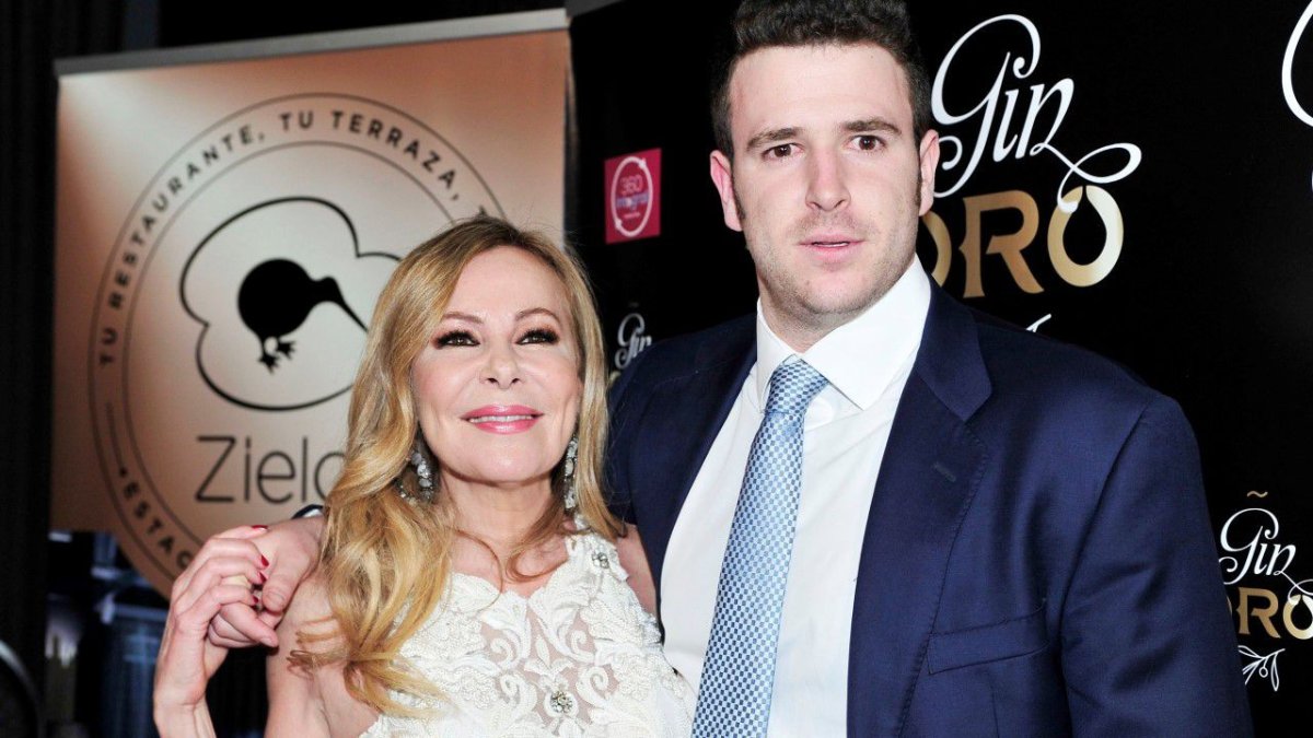 Tiempos felices. Ana Obregón junto a su hijo Álex.