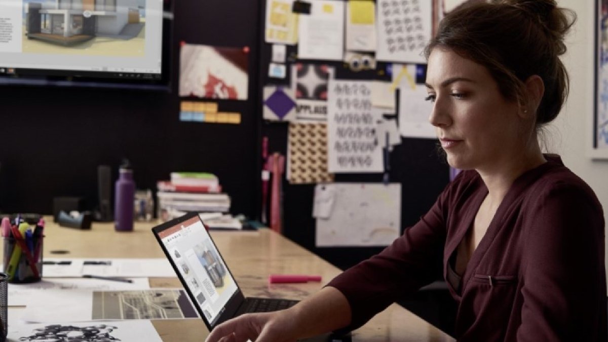 La herramienta también utiliza la cámara del equipo para cerciorarse de que la audiencia puede ver adecuadamente la cara del usuario.