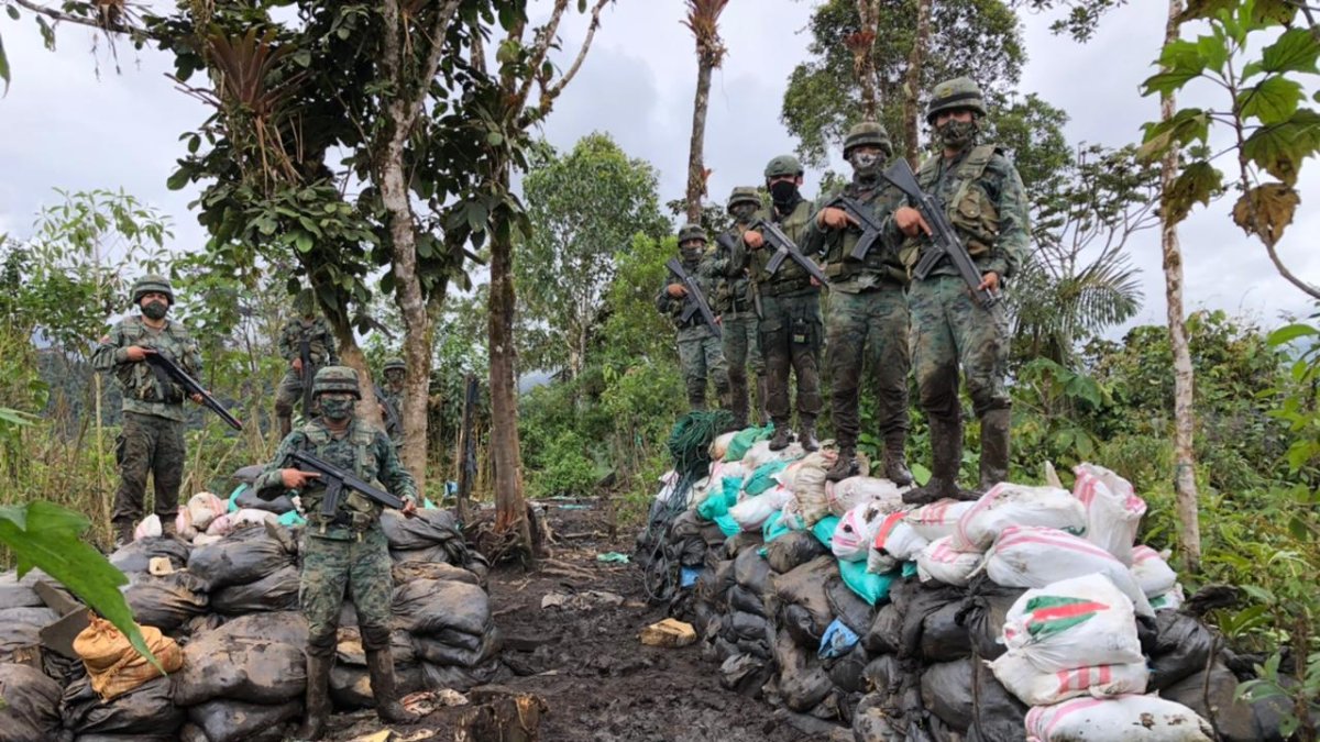 Aprehensión. En la Mina Vieja de Buenos Aires fueron aprehendidos extranjeros presuntamente indocumentados haciendo minería ilegal.