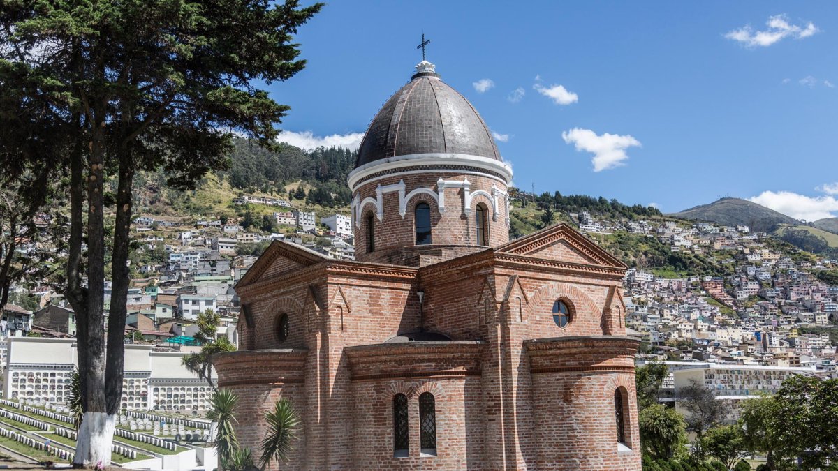 Tertulias y Misterio tiene tres rutas, una de ellas en el cementerio y en convento de San Diego.