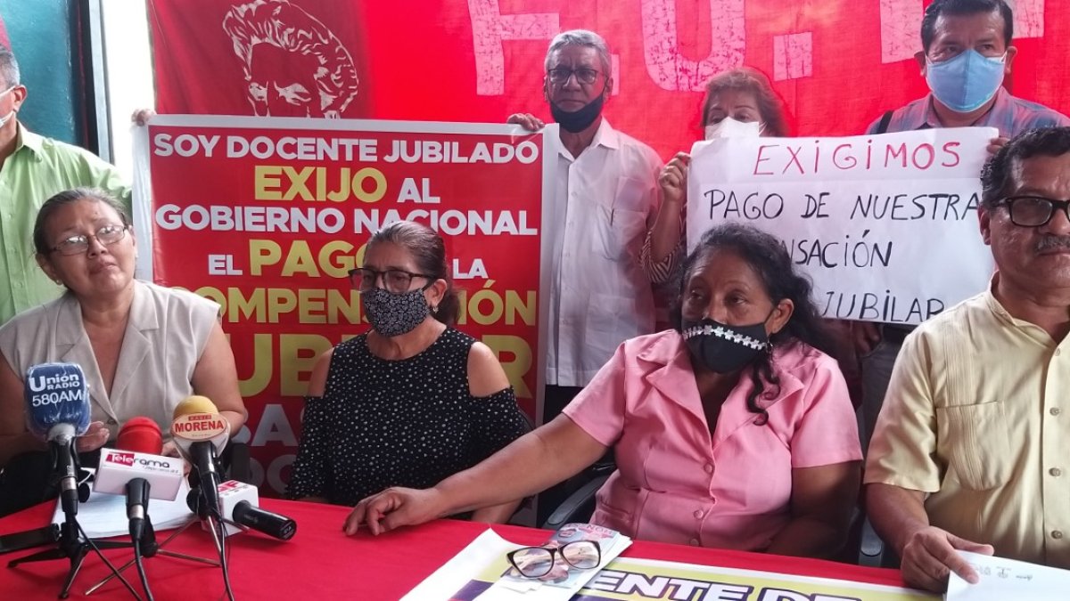 Muchos maestros jubilados tienen enfermedades catastróficas. Otros han muerto sin recibir su dinero.