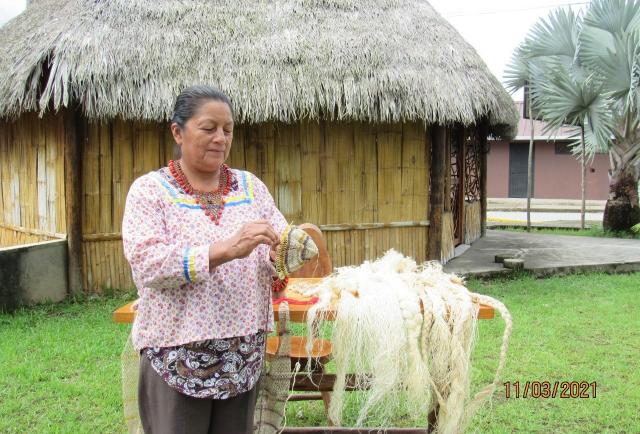 Craftsmen keep alive the art of weaving with chambira