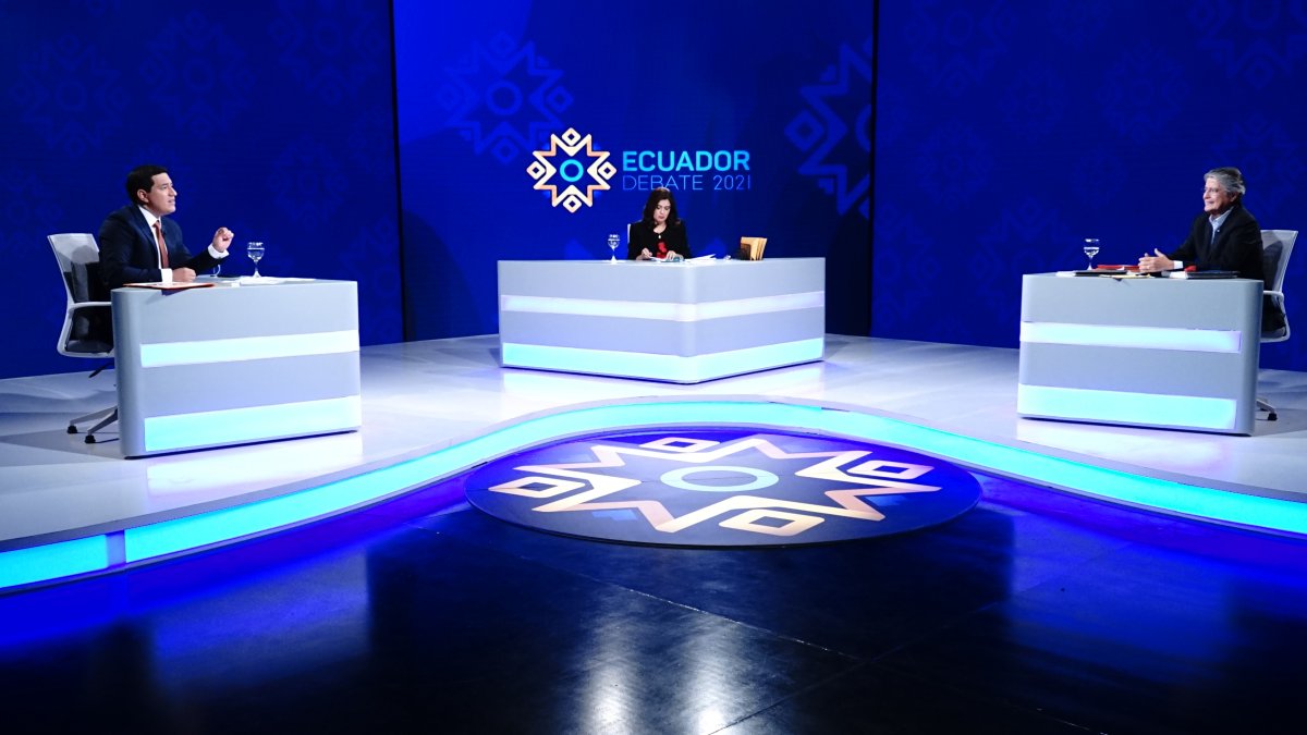 Los candidatos finalistas a la Presidencia se vieron cara a cara en un debate la noche del 21 de marzo.