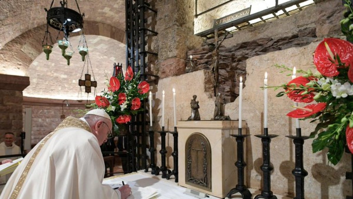 Francisco aprobó la elección de Ecuador para ser la sede del 53 Congreso Eucarístico que se celebrará en 2024, informó el sábado el Vaticano.