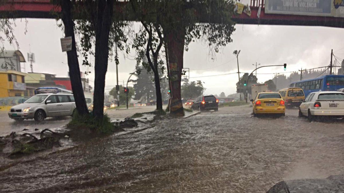 Las lluvias y el desbordamiento de dos ríos han afectado seriamente a numerosos barrios del distrito.