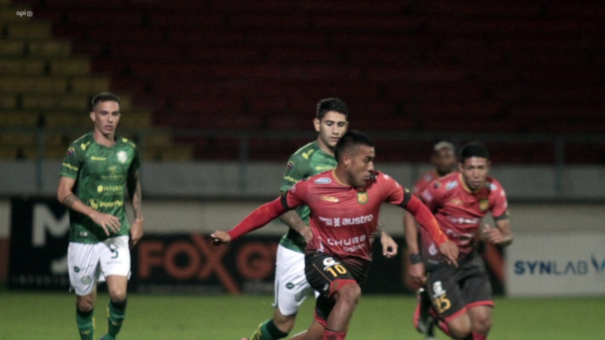 El conjunto azuayo defendió el resultado frente a un Orense al que le costaba reaccionar.