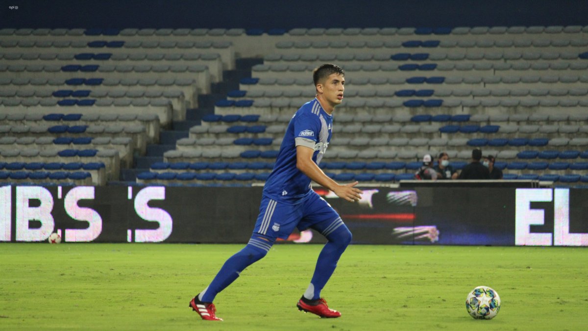 Luca Sosa, defensa argentino nacionalizado ecuatoriano, estará habilitado para jugar por el Bombillo.