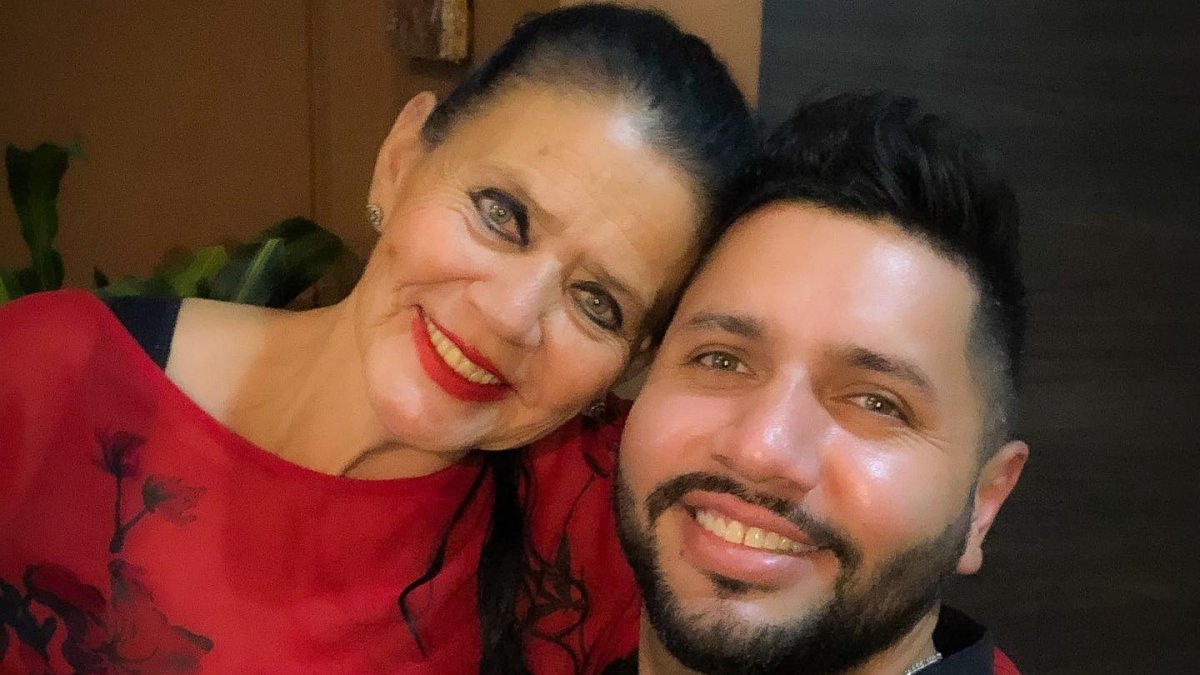 Nicolás con su mamá Rocío.