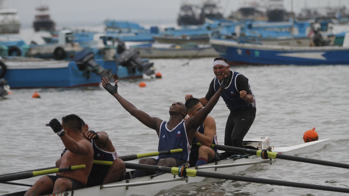 Tradición. La regata a remo Guayaquil-Posorja tiene 82 ediciones consecutivas desde 1940, es incluso más antigua que el campeonato nacional de fútbol que data de 1957.