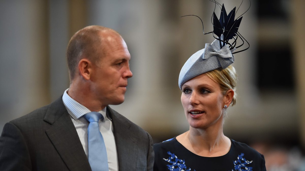 En la foto, Zara Phillips (R) y su esposo, el jugador de rubyg Mike Tindall.
