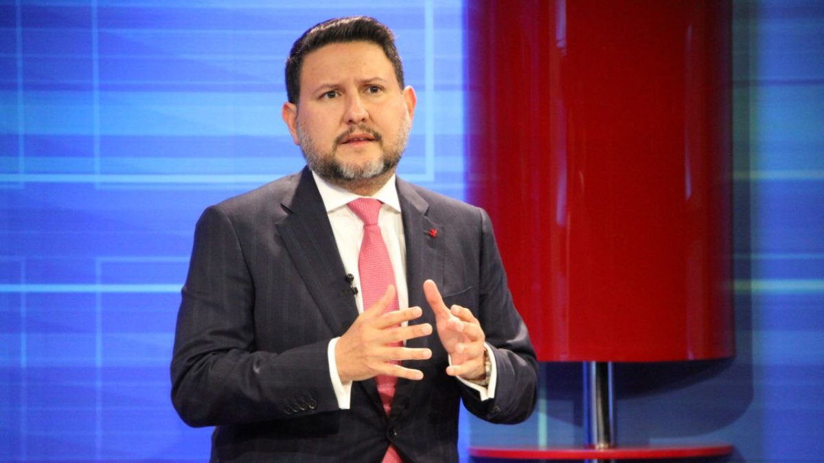 Gabriel Martínez en una entrevista televisiva.