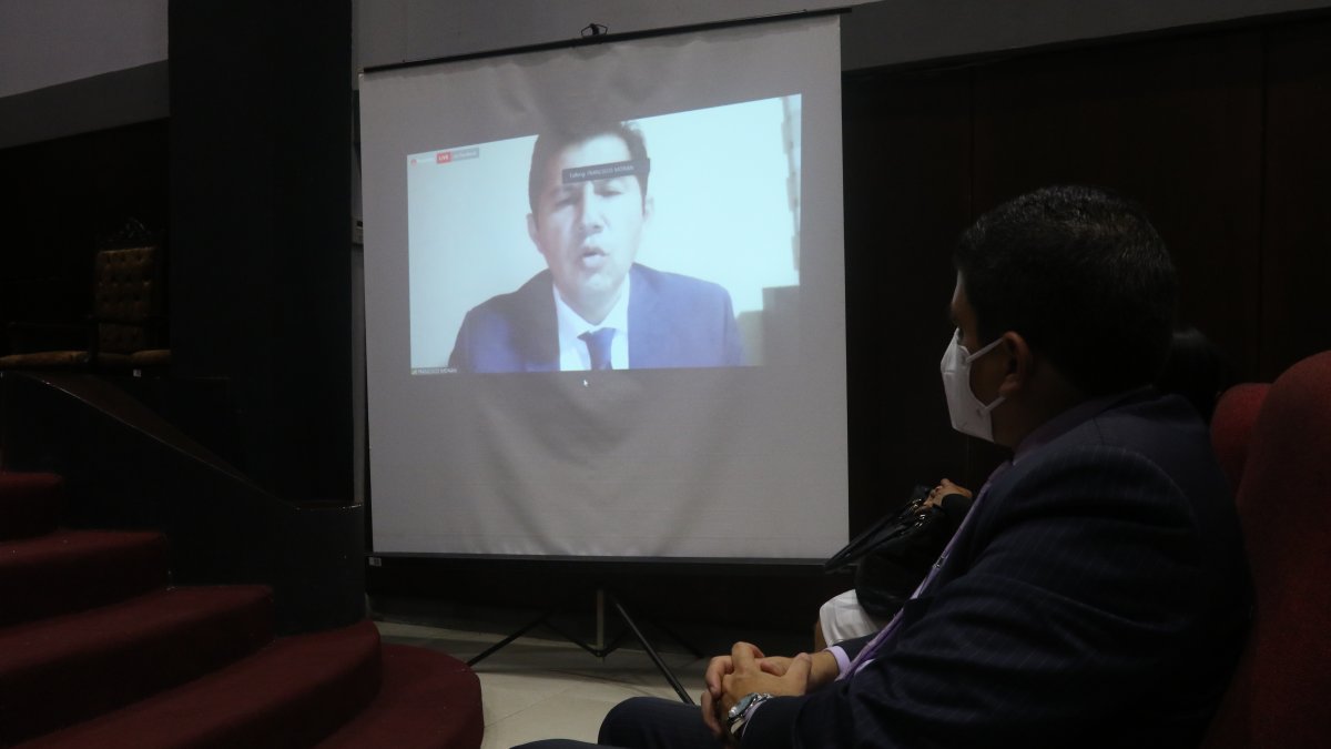 Por problemas de salud, Francisco Morán fue posesionado vía telemática.